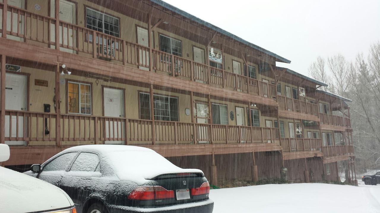 Running Springs Deep Creek Motel المظهر الخارجي الصورة